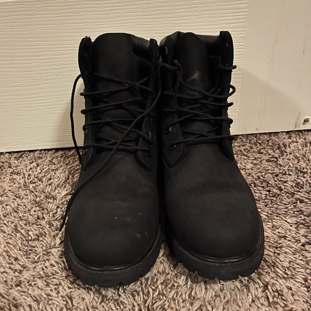 Black, size 8.5 Timberland boots